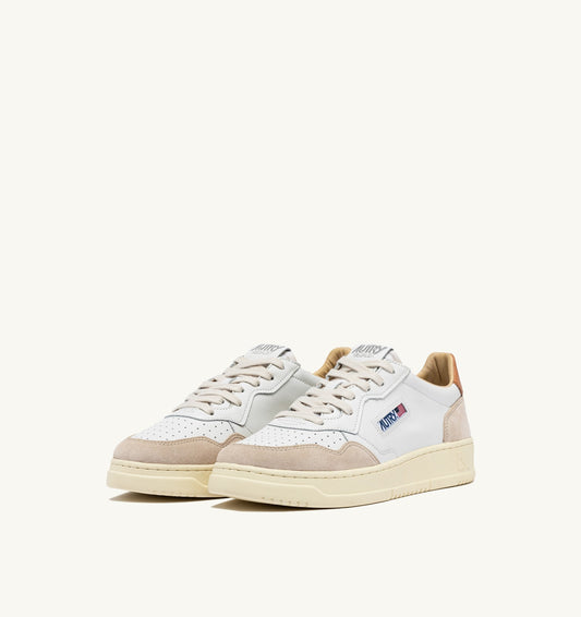 MEDALIST LOW IN PELLE E SUEDE COLORE BIANCO E SANDSTORM