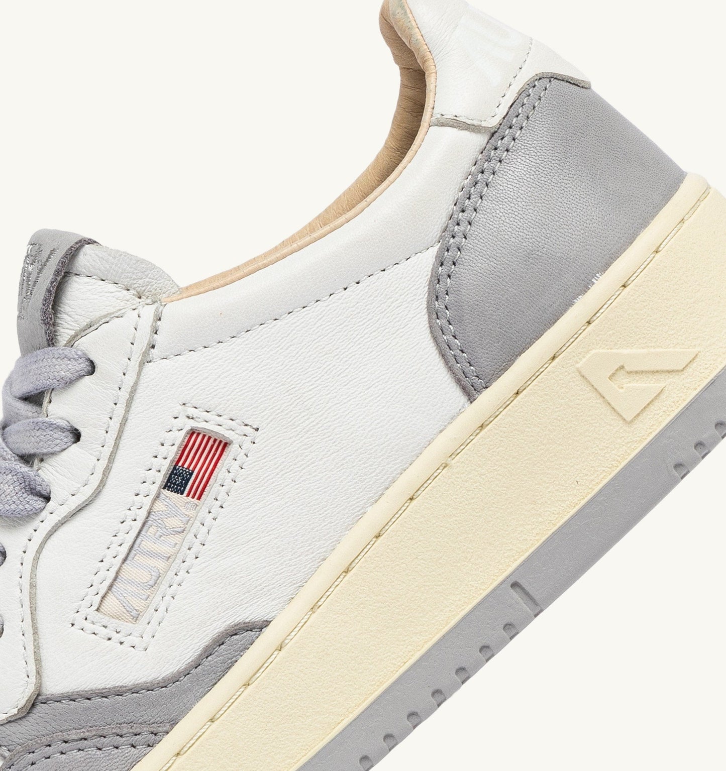 MEDALIST LOW IN PELLE BIANCA E VAPOR