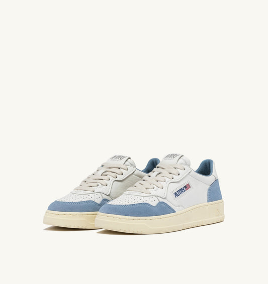 MEDALIST LOW IN PELLE E SUEDE BIANCO E STREET BLUE