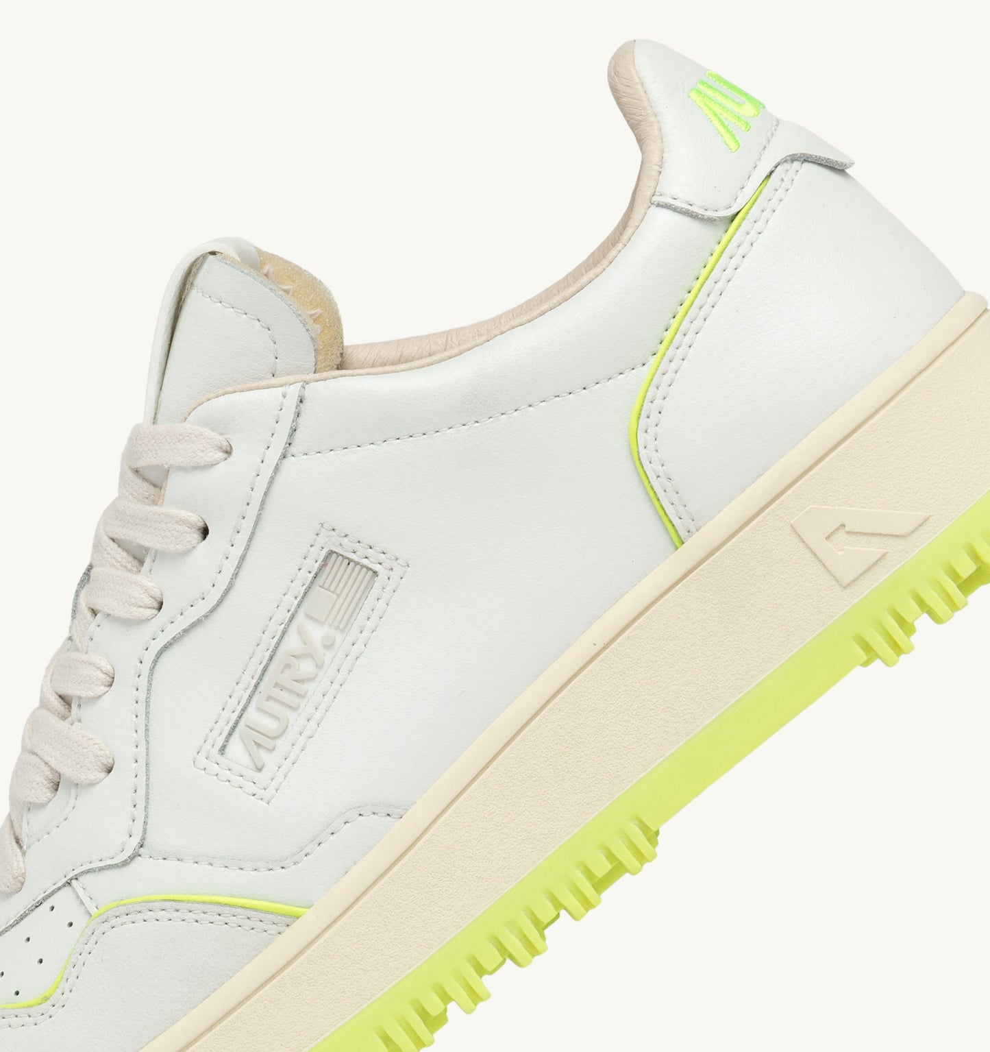 GOLF LOW IN PELLE COLORE BIANCO E GIALLO FLUO