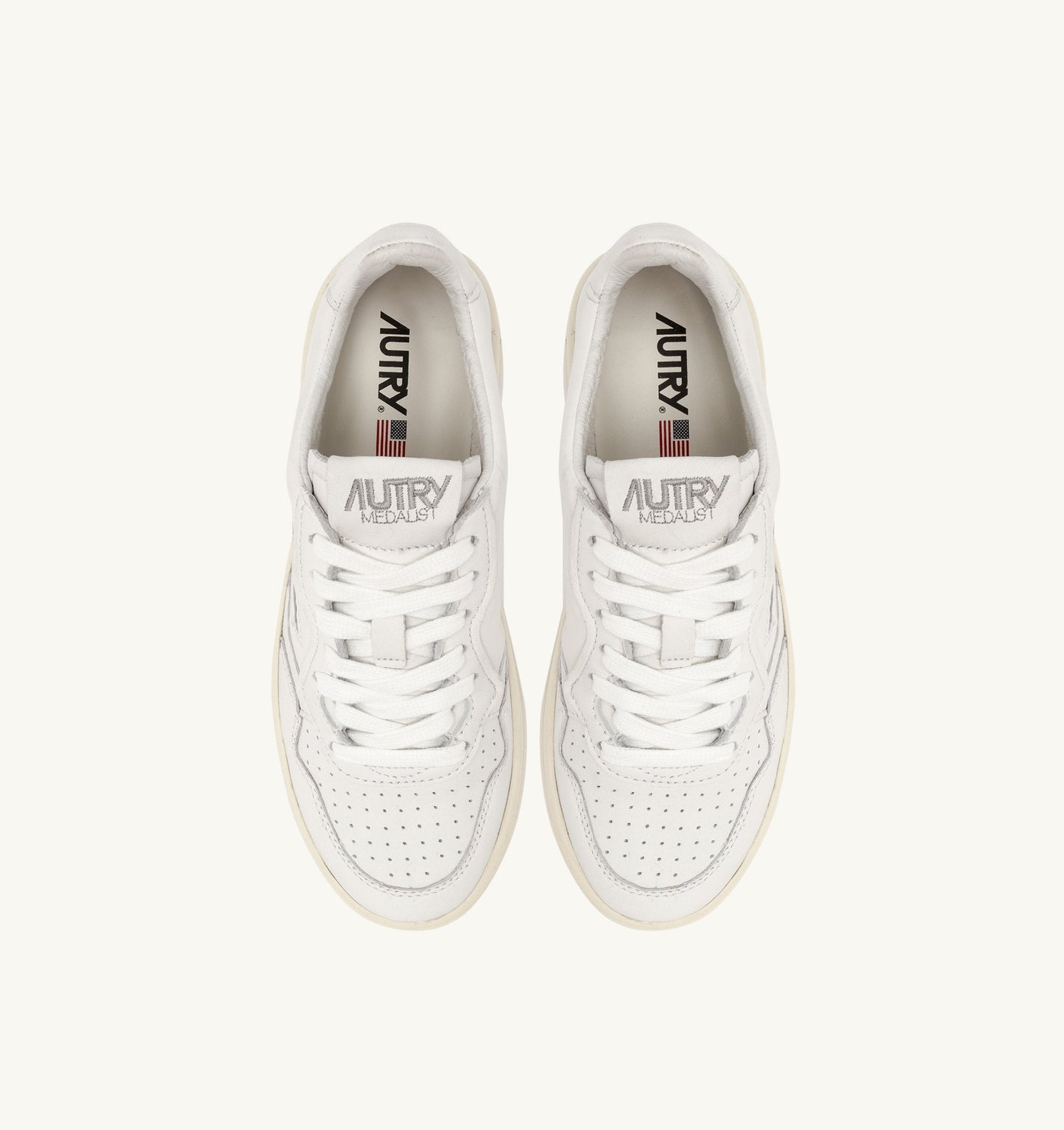 MEDALIST LOW IN NAPPA BIANCA SUPER SOFT