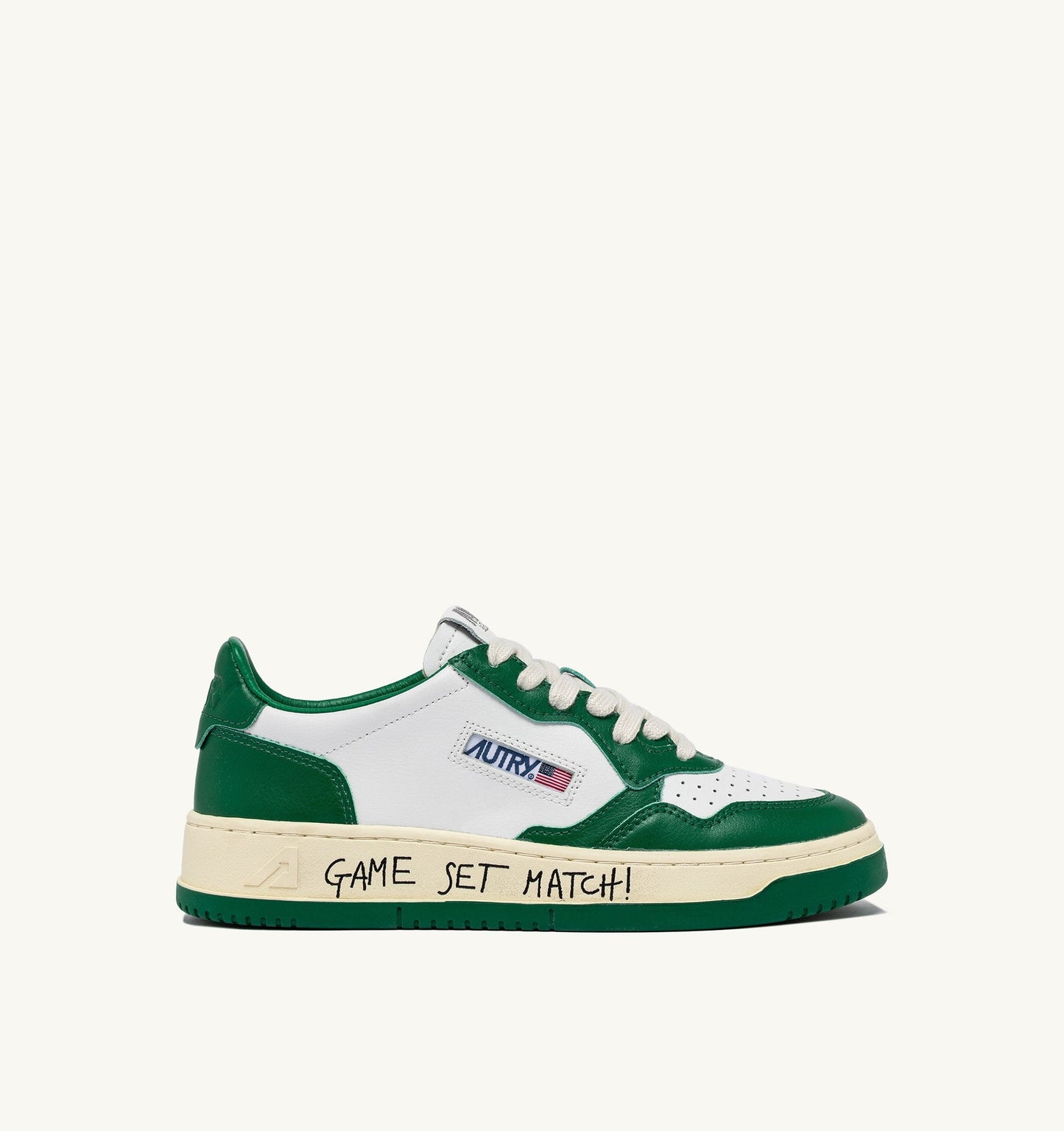 MEDALIST LOW IN PELLE BIANCA E AMAZON CON LETTERING