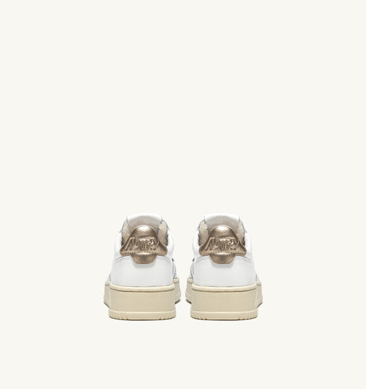 MEDALIST LOW IN PELLE BIANCA E METALLIZZATA ORO