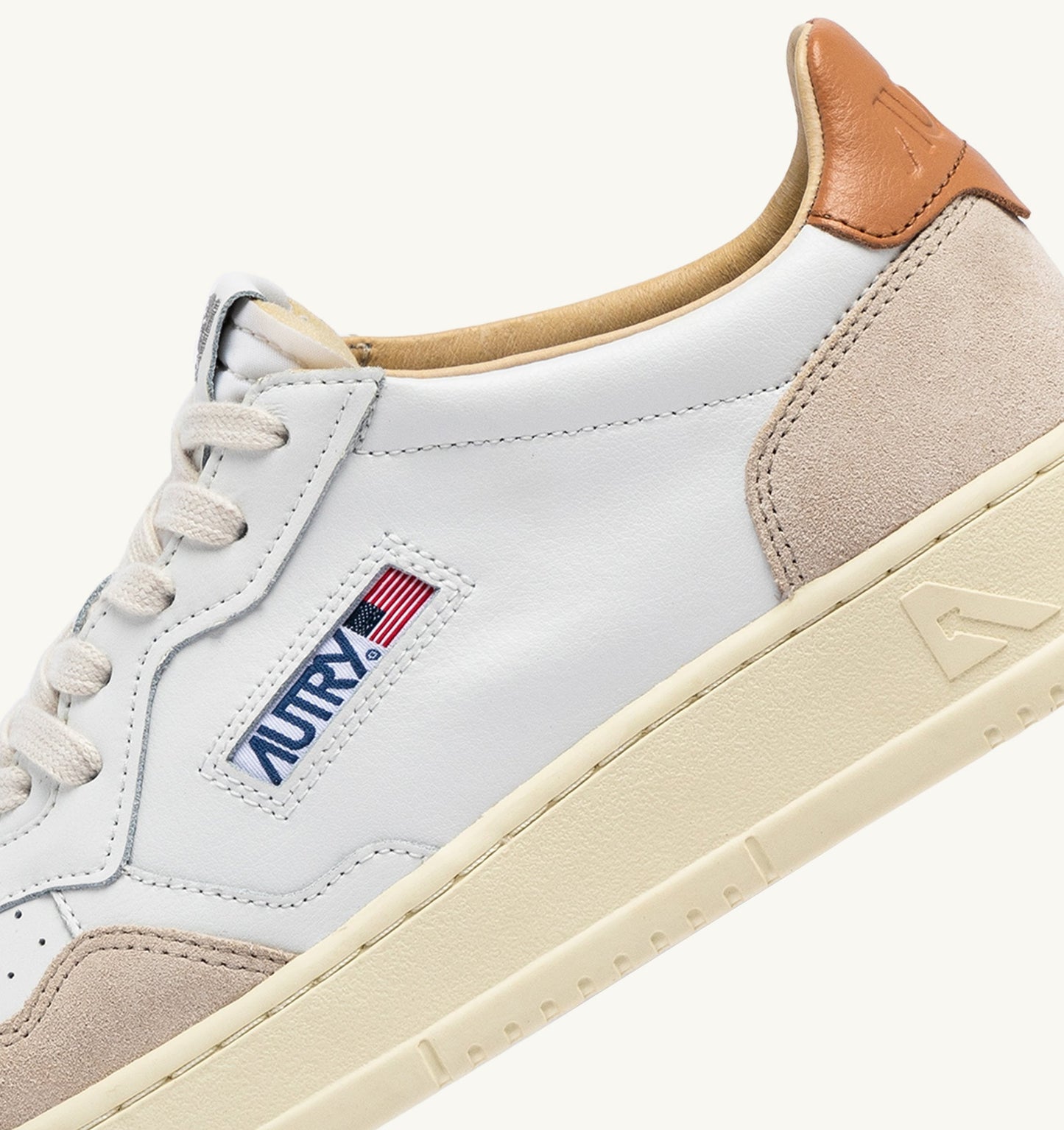 MEDALIST LOW IN PELLE E SUEDE BIANCO E SANDSTORM