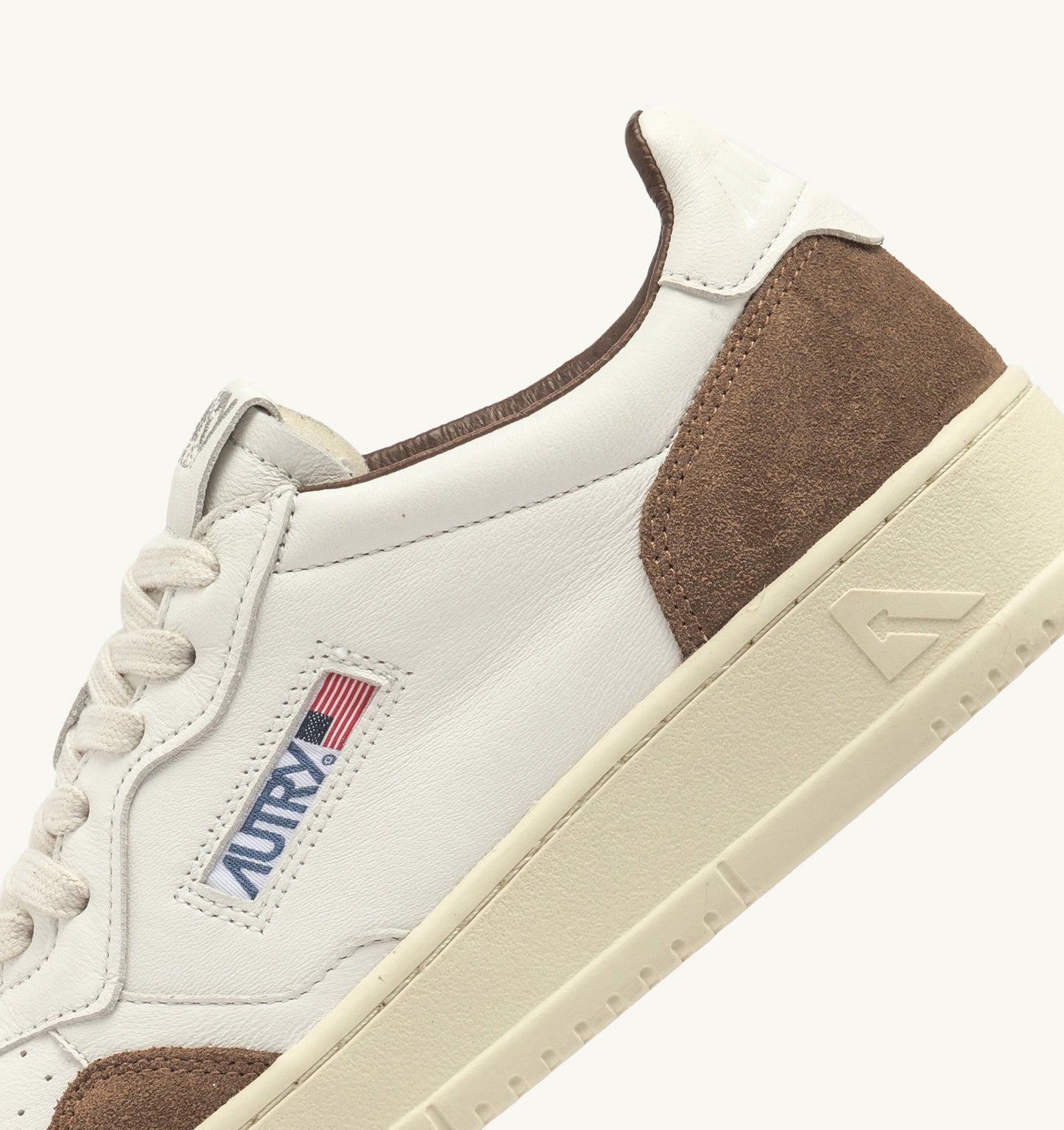 MEDALIST LOW IN PELLE E SUEDE BIANCO E CIGAR