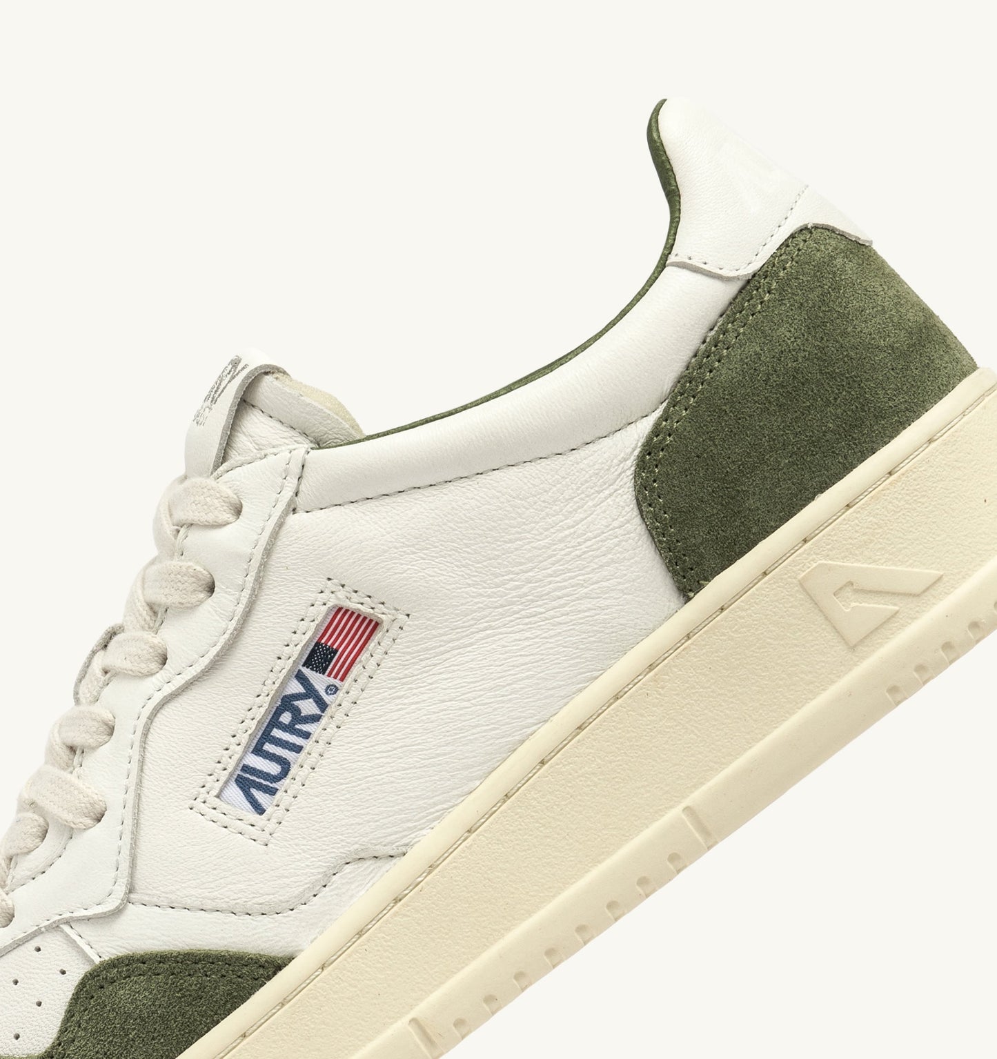 MEDALIST LOW IN PELLE E SUEDE BIANCA E MILITARY