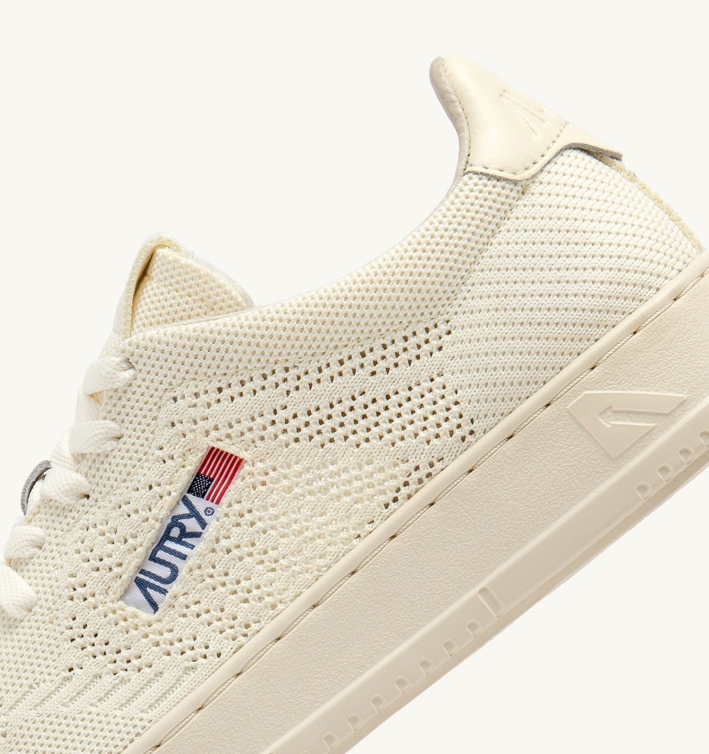 MEDALIST EASEKNIT LOW IN TESSUTO WINTER WHITE