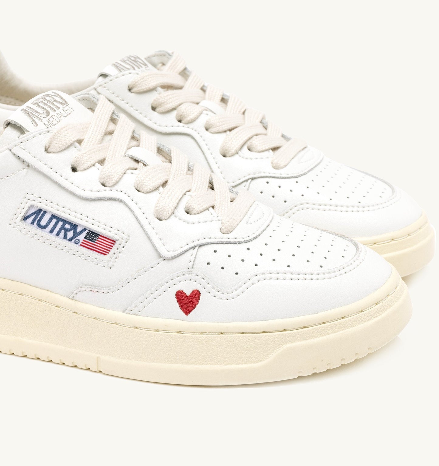 MEDALIST "LOVE" IN PELLE BIANCA
