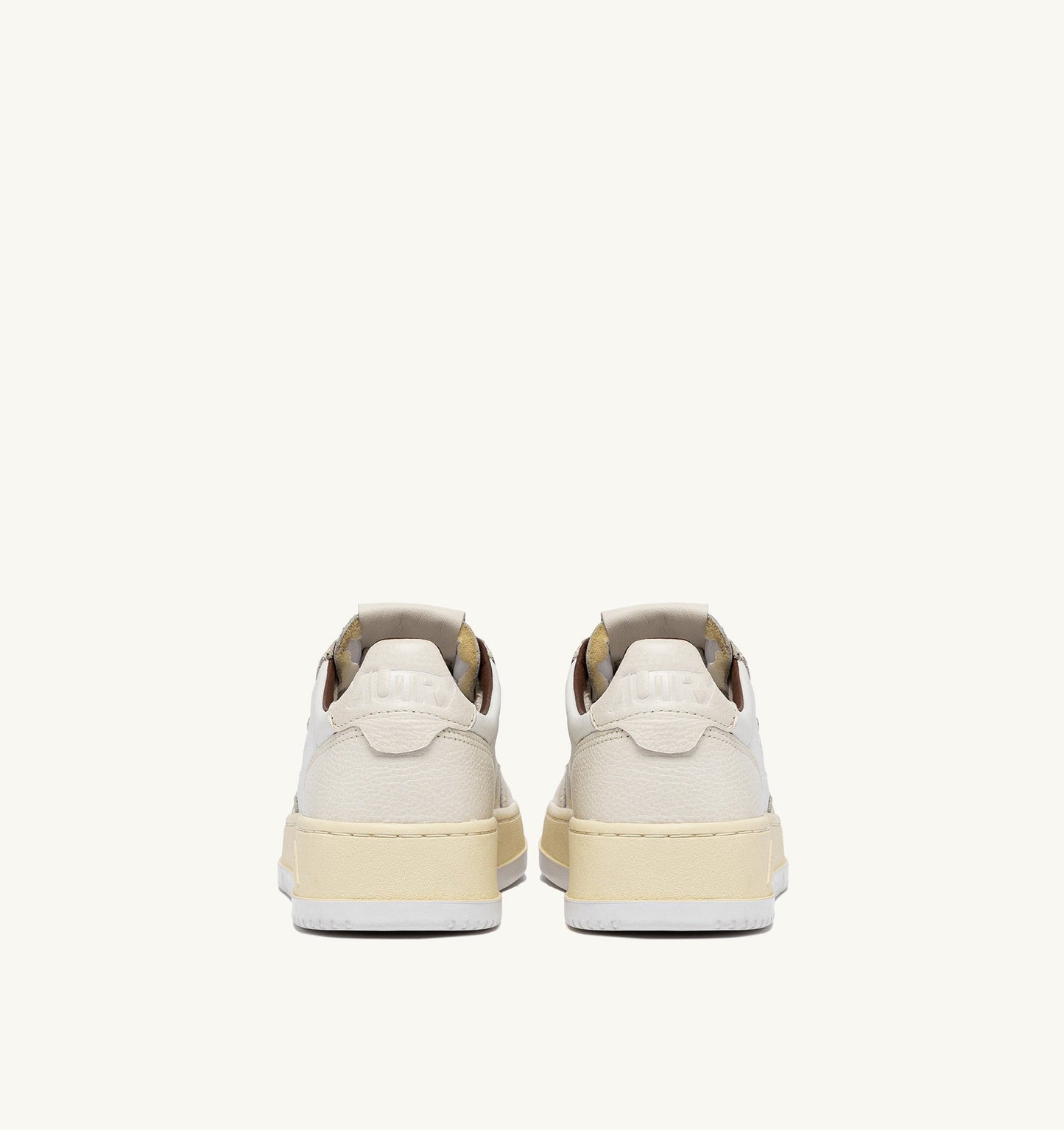 MEDALIST LOW IN PELLE BIANCA E NAPPA CHIARA
