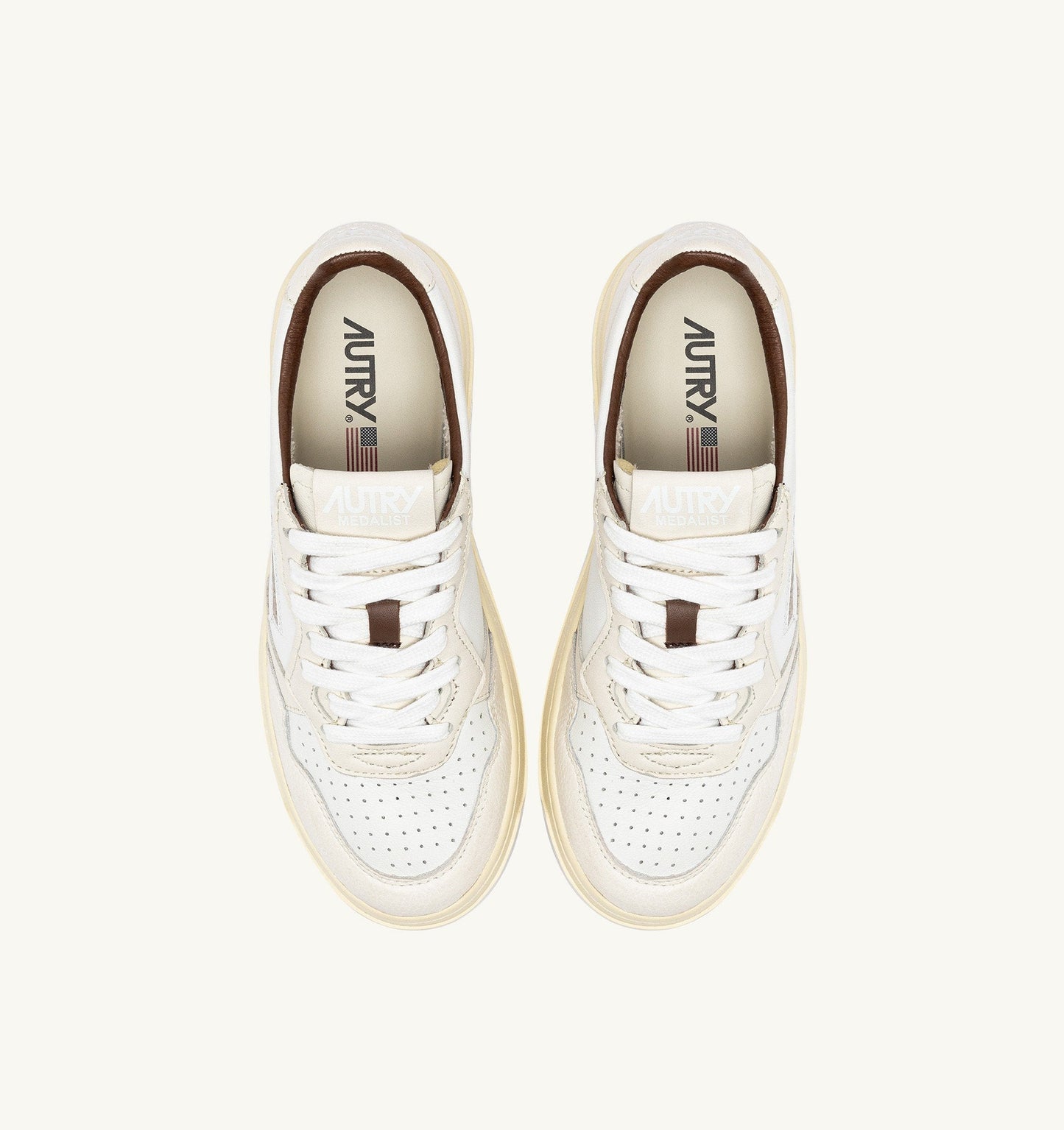 MEDALIST LOW IN PELLE BIANCA E NAPPA CHIARA