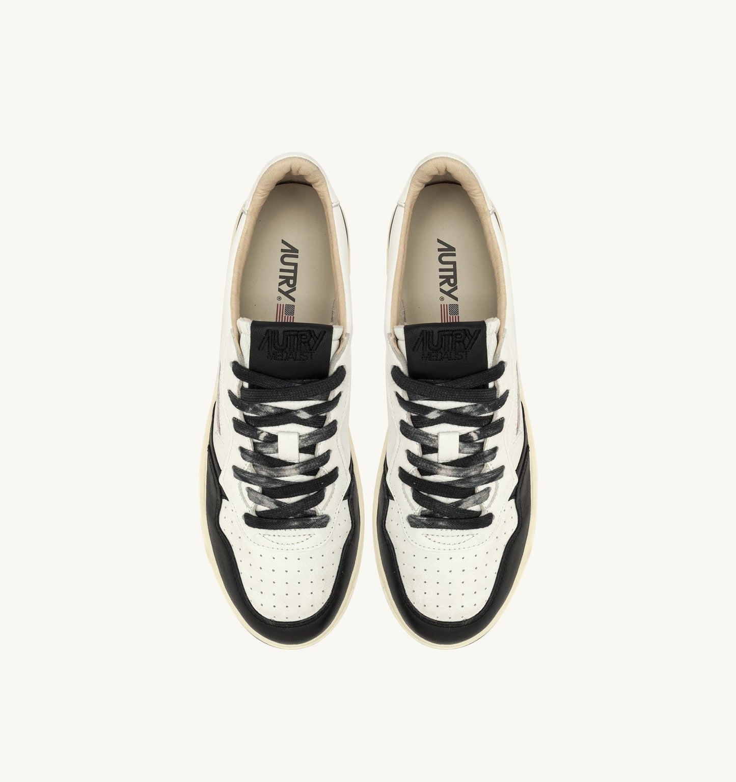 MEDALIST LOW IN PELLE BIANCA E NERA