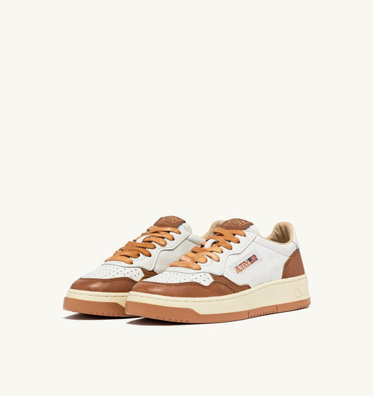 MEDALIST LOW IN PELLE BIANCA E SANDSTORM
