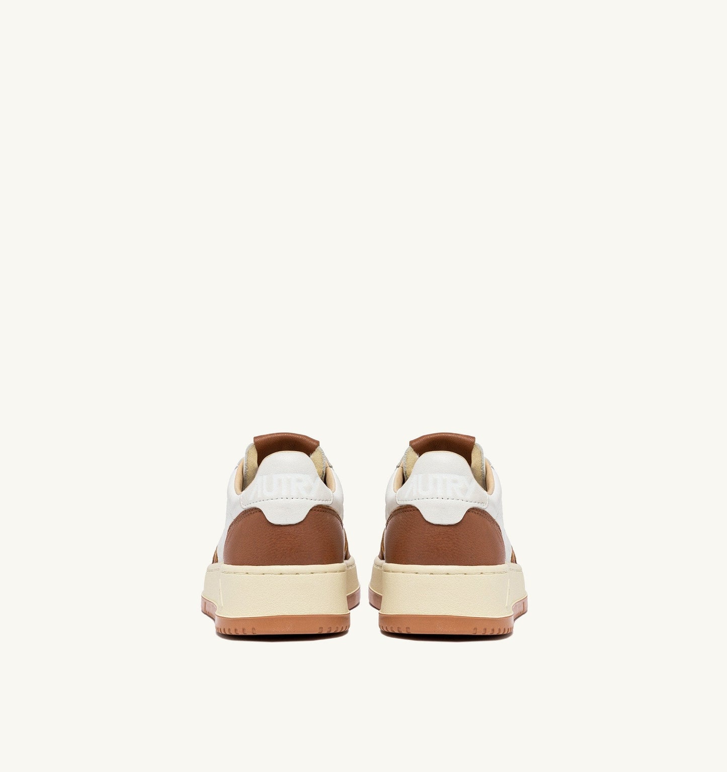 MEDALIST LOW IN PELLE BIANCA E SANDSTORM