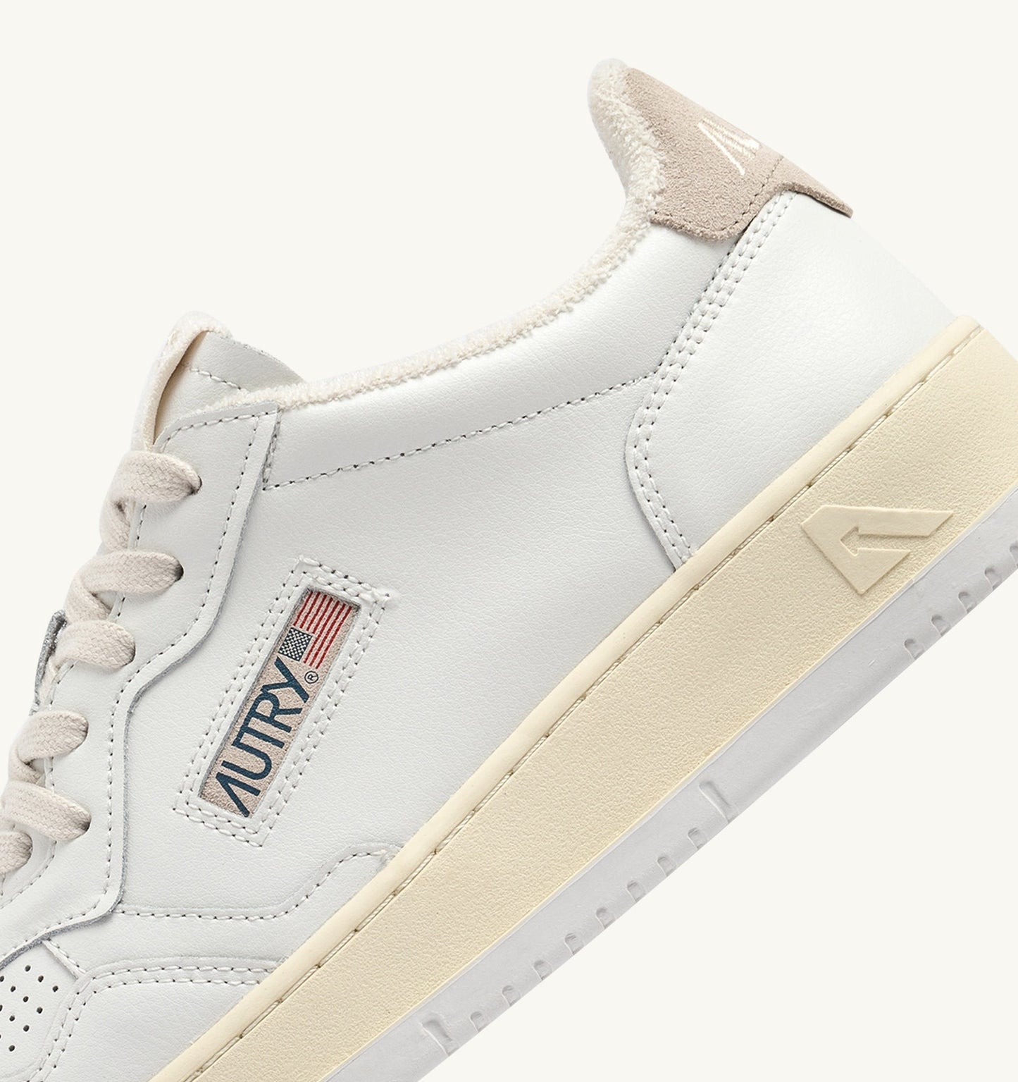 MEDALIST LOW IN PELLE BIANCO E AVORIO