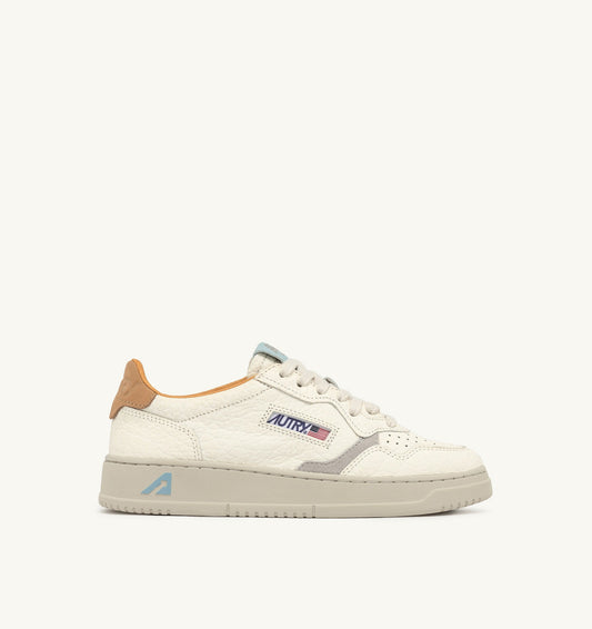 MEDALIST LOW IN PELLE COLORE NUG E LOFT