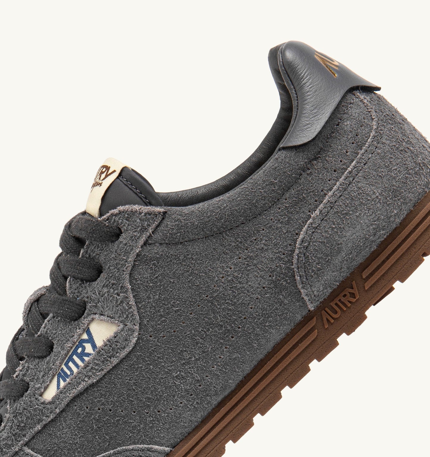 WINDSPIN IN SUEDE AVION